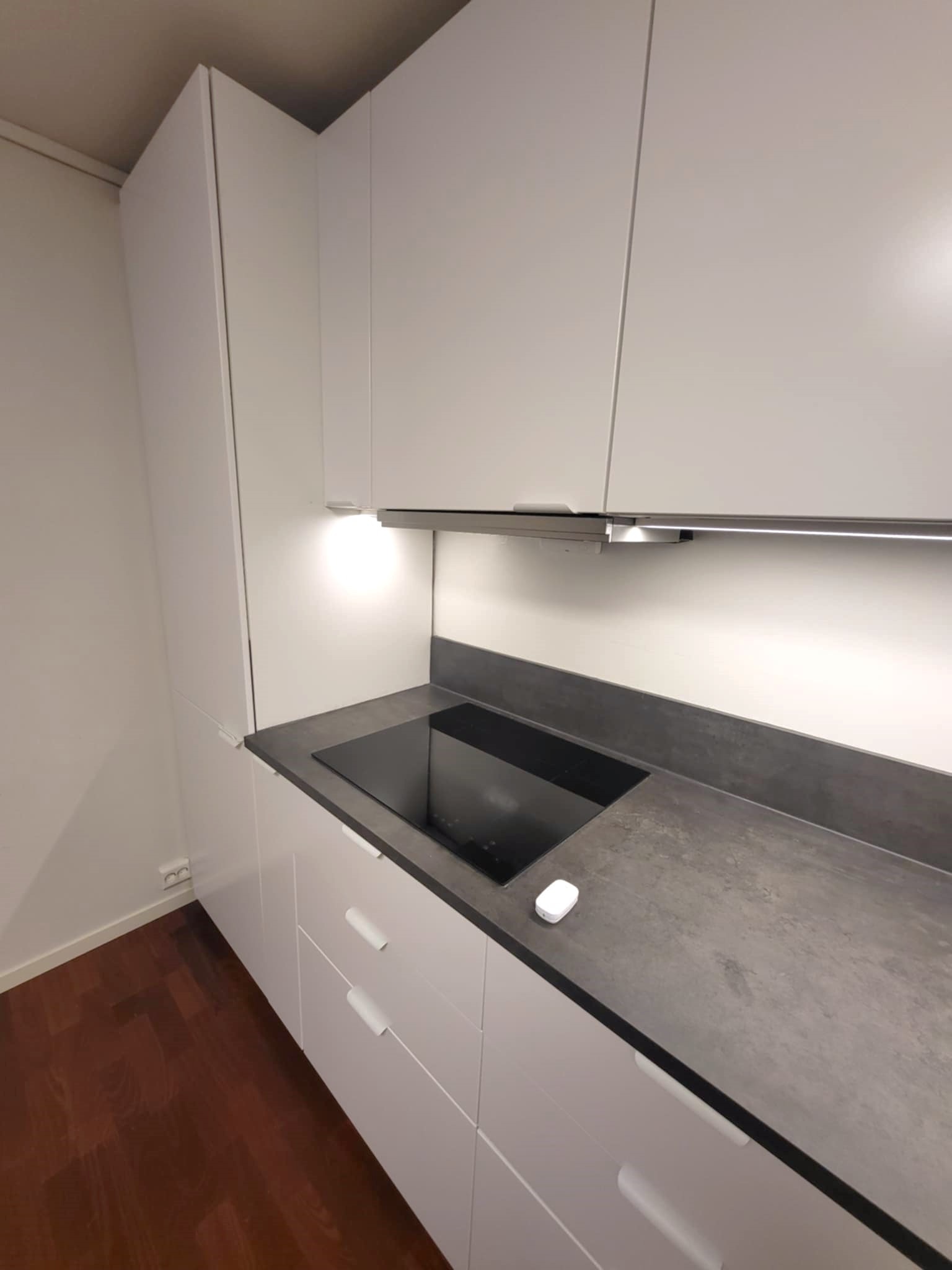 Nyoppusset kjøkken med dimbar LED belysning